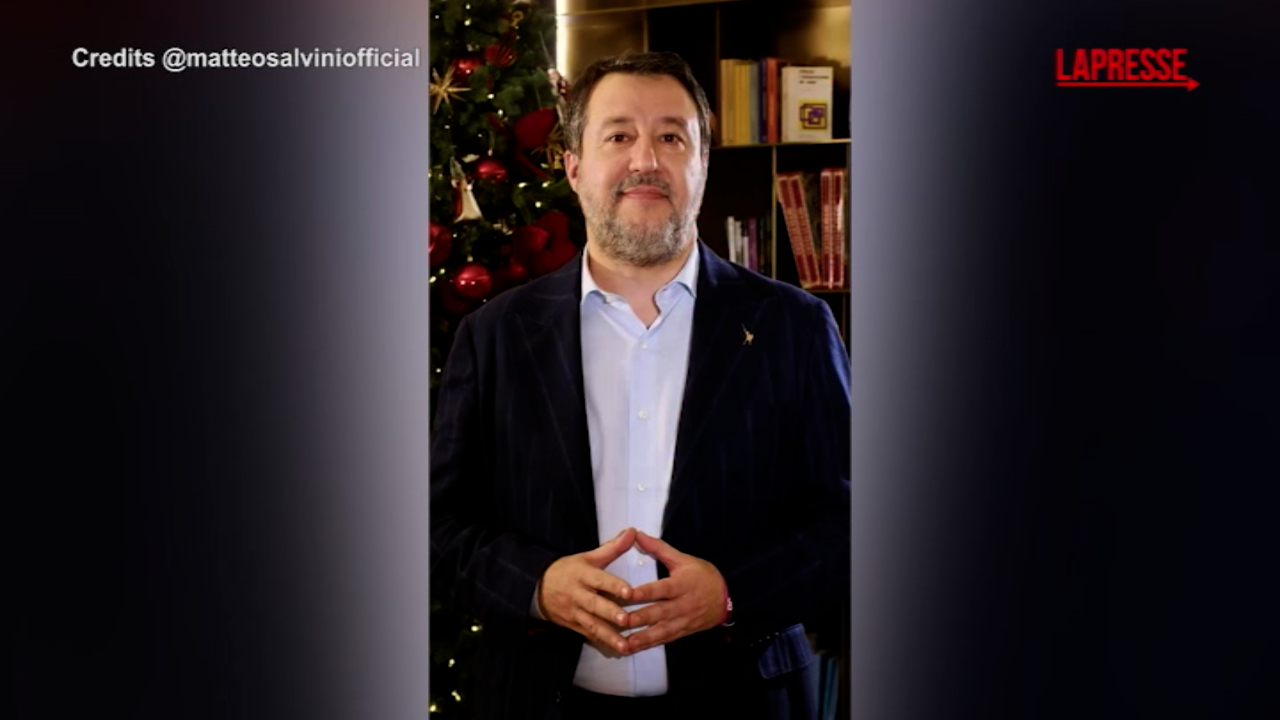 Natale 2025, Salvini sui social: "Dopo 5 anni è il primo che festeggio da assolto" Natale 2025, Salvini sui social: "Dopo 5 anni è il primo che festeggio da assolto"