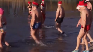 A Berlino il tradizionale tuffo di NataleBerlinoA Berlino il tradizionale tuffo di Natale