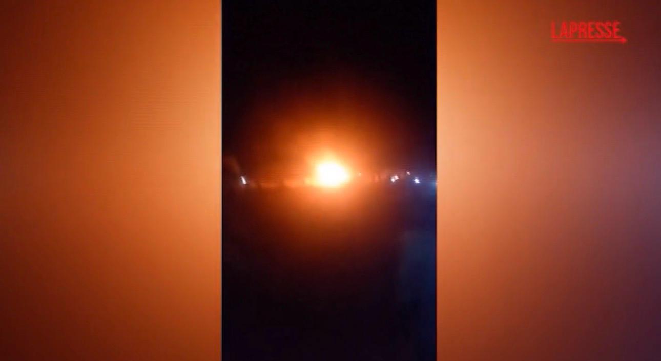 Usa, Trump lancia l’offensiva contro le forze Isis in Nigeria: “Attacco potente e mortale” Usa, Trump lancia l’offensiva contro le forze Isis in Nigeria: “Attacco potente e mortale”