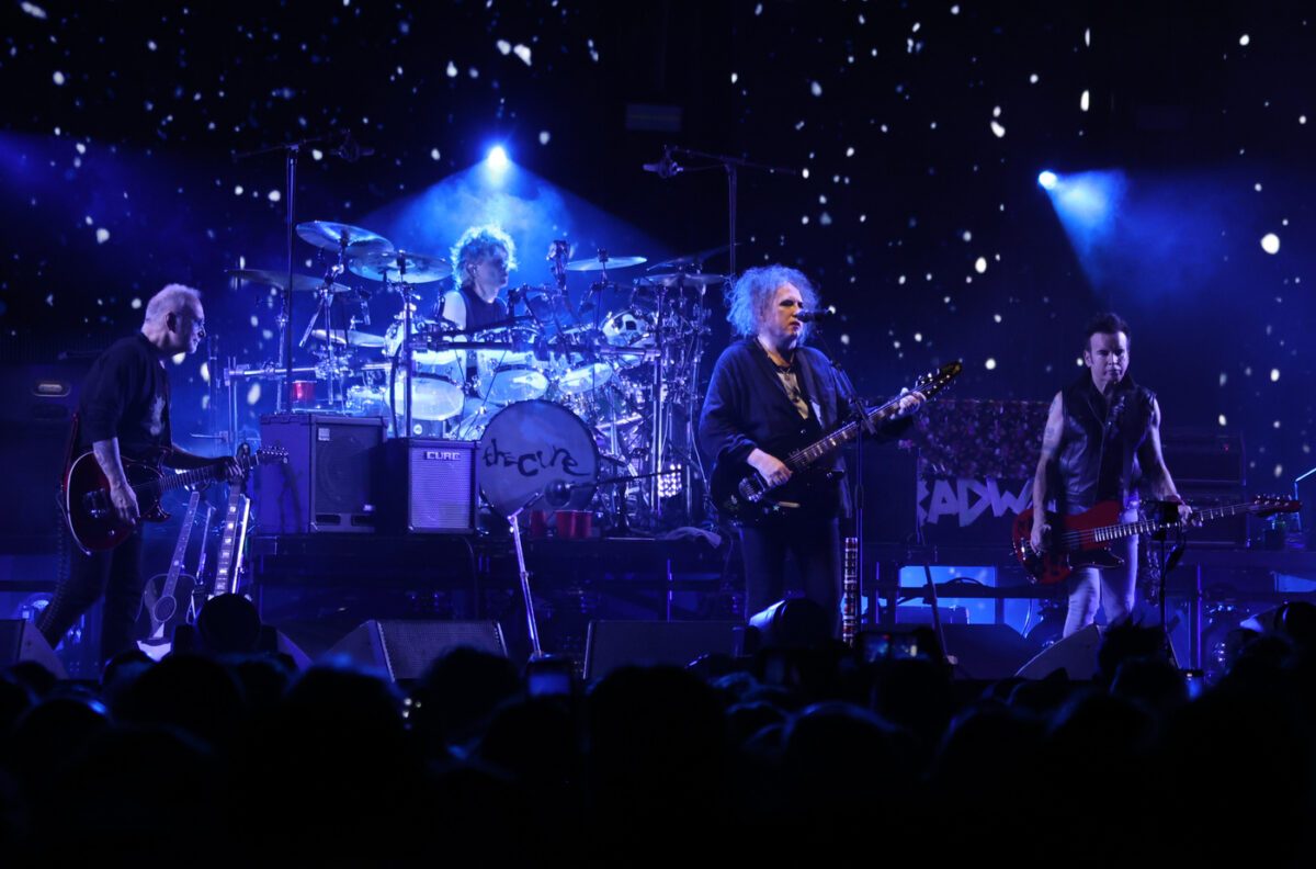 Morto Perry Bamonte, addio al chitarrista dei Cure