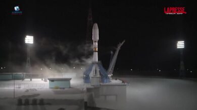 Spazio, la Russia lancia tre satelliti iraniani