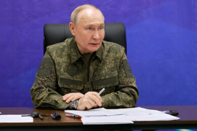 Ucraina, Mosca: “Kiev ha provato ad attaccare la residenza di Putin”. Zelensky: “Tipica menzogna russa” – La diretta