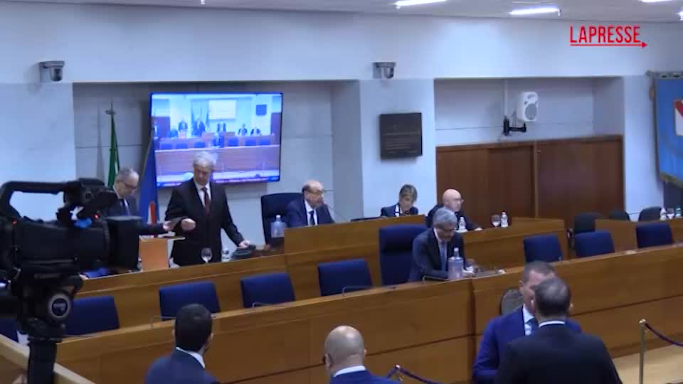 campania massimiliano manfredi eletto presidente del consiglio della regione da Lapresse.it campania massimiliano manfredi eletto presidente del consiglio della regione