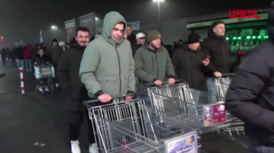 Capodanno 2026, in Germania in coda anche di notte per comprare fuochi d’artificio e botti