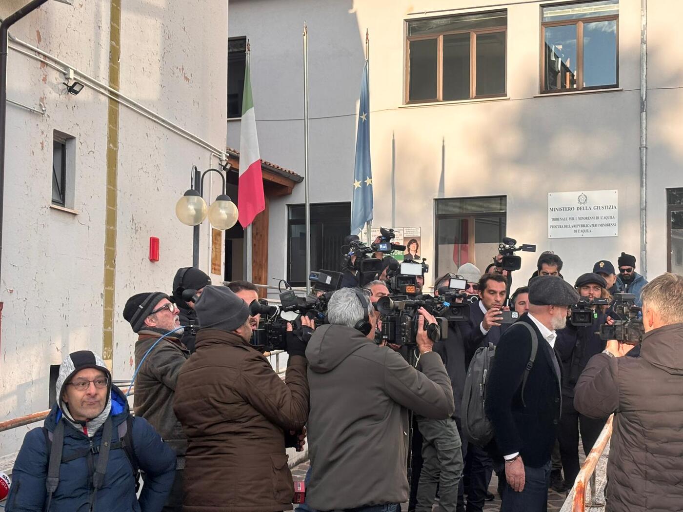 Famiglia nel bosco, si va verso un Capodanno separato