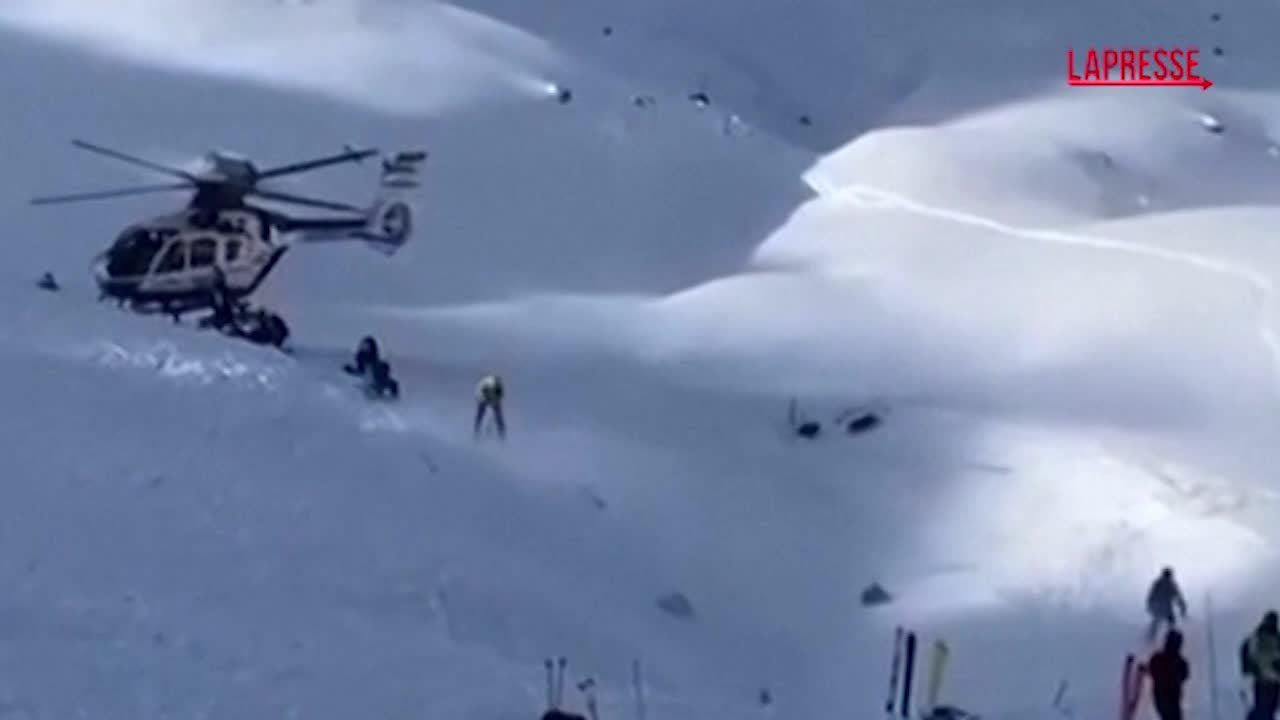 spagna valanga sui pirenei travolge sciatori 3 morti da Lapresse.it spagna valanga sui pirenei travolge sciatori 3 morti