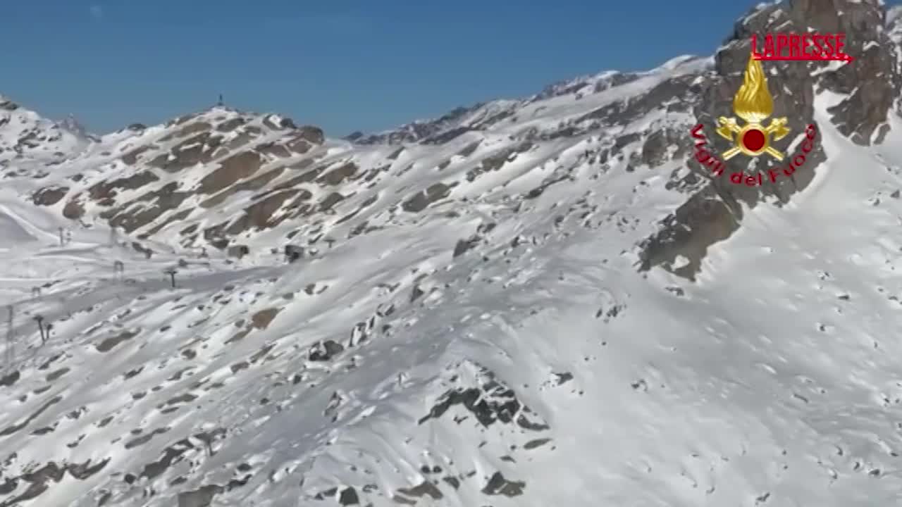 macugnaga incidente alla funivia i soccorsi dei vigili del fuoco da Lapresse.it macugnaga incidente alla funivia i soccorsi dei vigili del fuoco