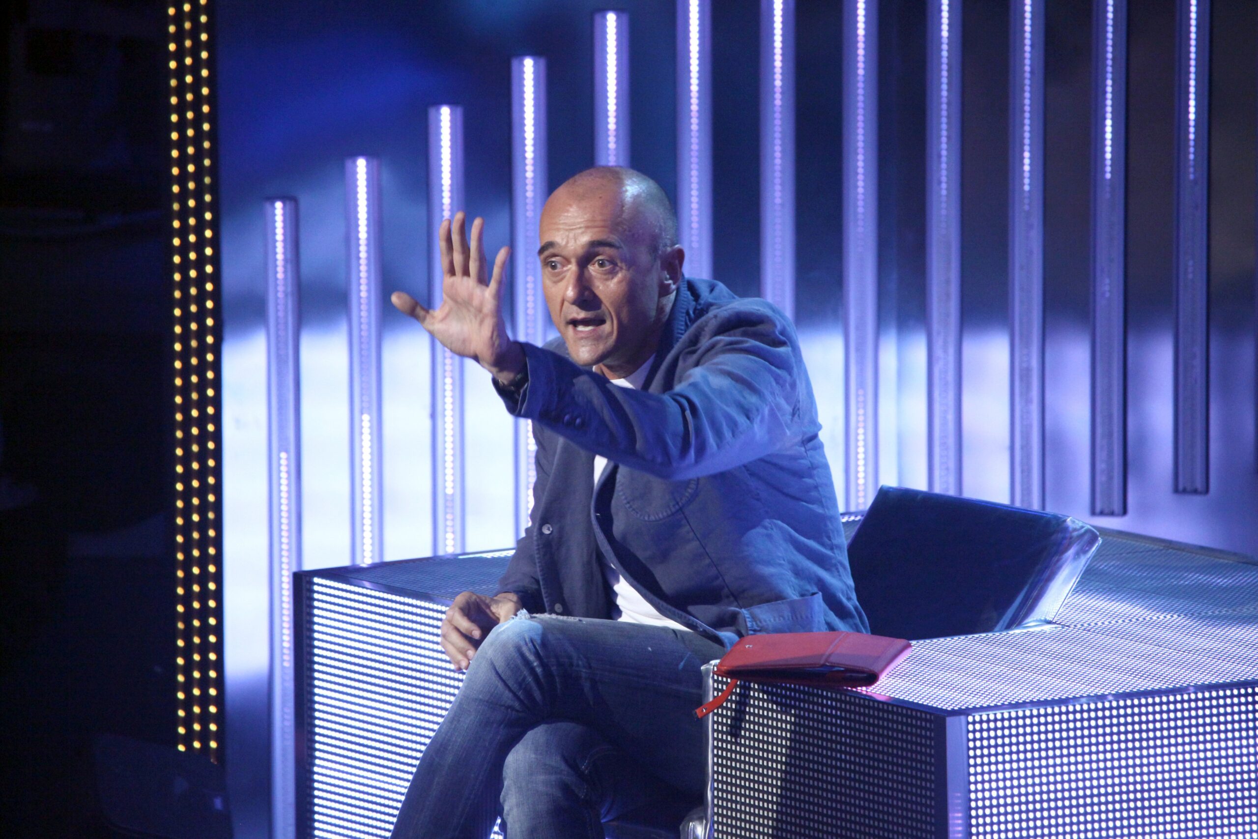 Alfonso Signorini indagato per estorsione e violenza sessuale