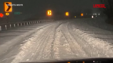 Freddo intenso negli Usa: atteso quasi un metro di neve nello Stato di New York
