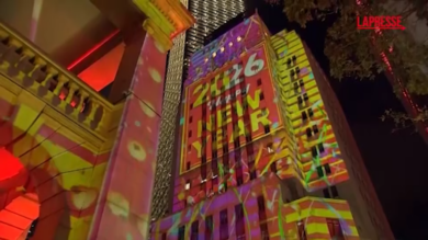Capodanno 2026, festa di luci a Hong Kong: conto alla rovescia sui palazzi