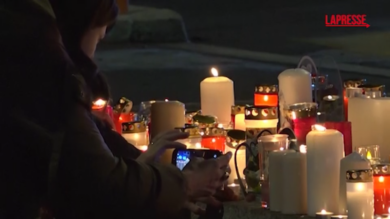 Crans-Montana, l'omaggio commosso e silenzioso alle vittime della tragedia