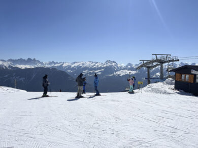 Sci e snowboard: 35mila infortuni l’anno in Italia, le ore più a rischio