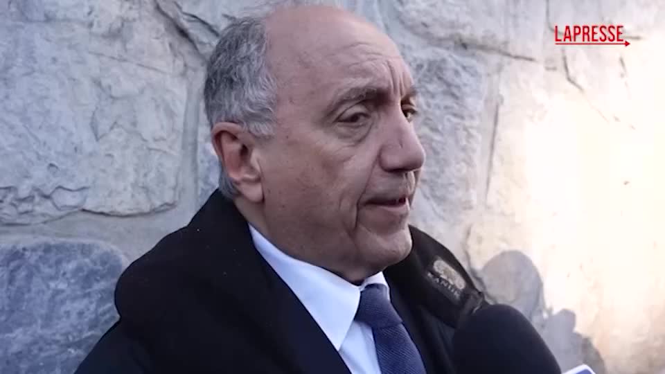 crans montana ambasciatore cornado qui insieme ai nostri connazionali da Lapresse.it crans montana ambasciatore cornado qui insieme ai nostri connazionali