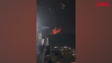 Attacco sul Venezuela, le esplosioni riprese dai cittadini di Caracas