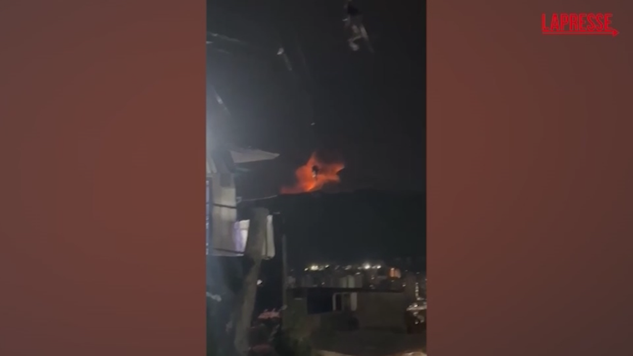 attacco sul venezuela le esplosioni riprese dai cittadini di caracas da Lapresse.it attacco sul venezuela le esplosioni riprese dai cittadini di caracas