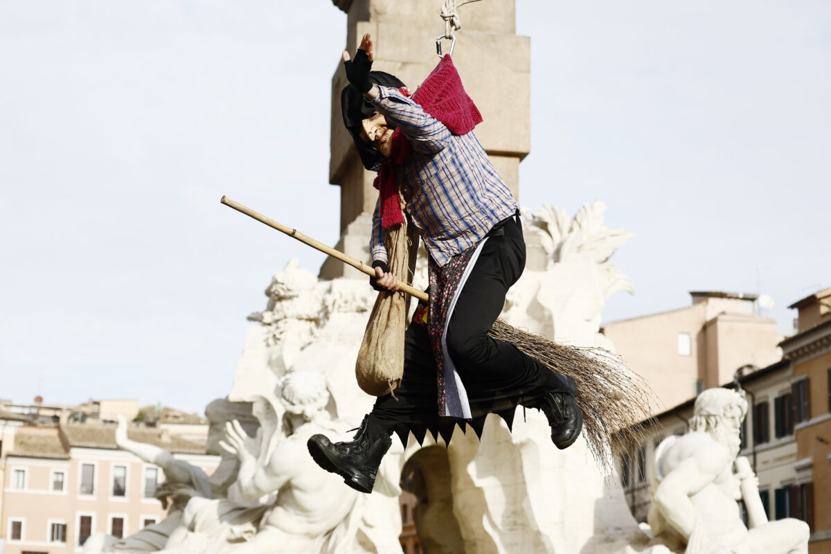 befana la tradizione resiste calza 8216fai da te8217 10 da Lapresse.it befana la tradizione resiste calza 8216fai da te8217 10