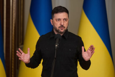 Ucraina, Zelensky: “Fondamentale che supporto partner continui”