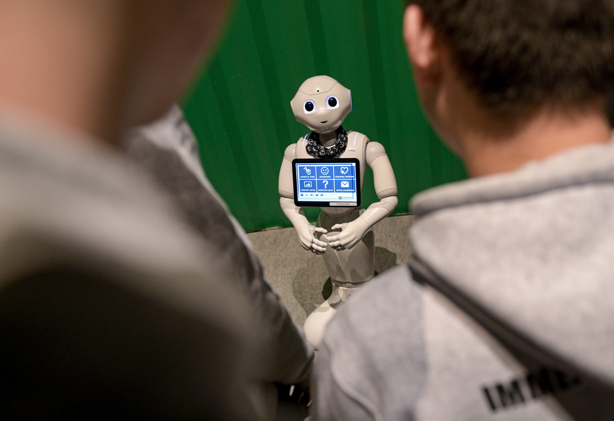 Adolescenti nell’era dell’AI, occhio a queste trappole Adolescenti nell’era dell’AI, occhio a queste trappole