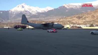 Crans-Montana: l’aereo con le salme delle vittime italiane lascia la Svizzera