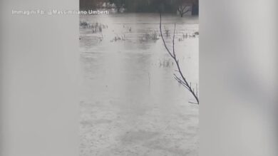 Maltempo, esonda il fiume Aniene a Tor Cervara a Roma