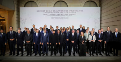 Ucraina, Volenterosi: “Impegni vincolanti se Mosca attacca di nuovo”. Meloni: “No a truppe italiane” – La diretta