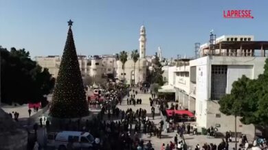 Betlemme, i cristiani ortodossi celebrano la vigilia di Natale
