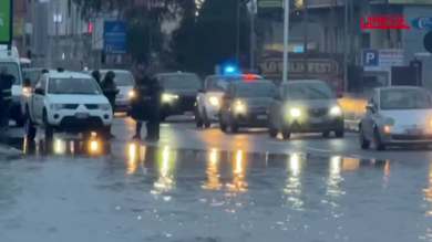 Roma, le immagini dell'esondazione dell'Aniene: allagata la via Tiburtina