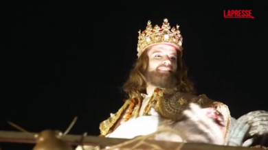 Epifania, a Madrid la parata dei Re Magi illumina le strade