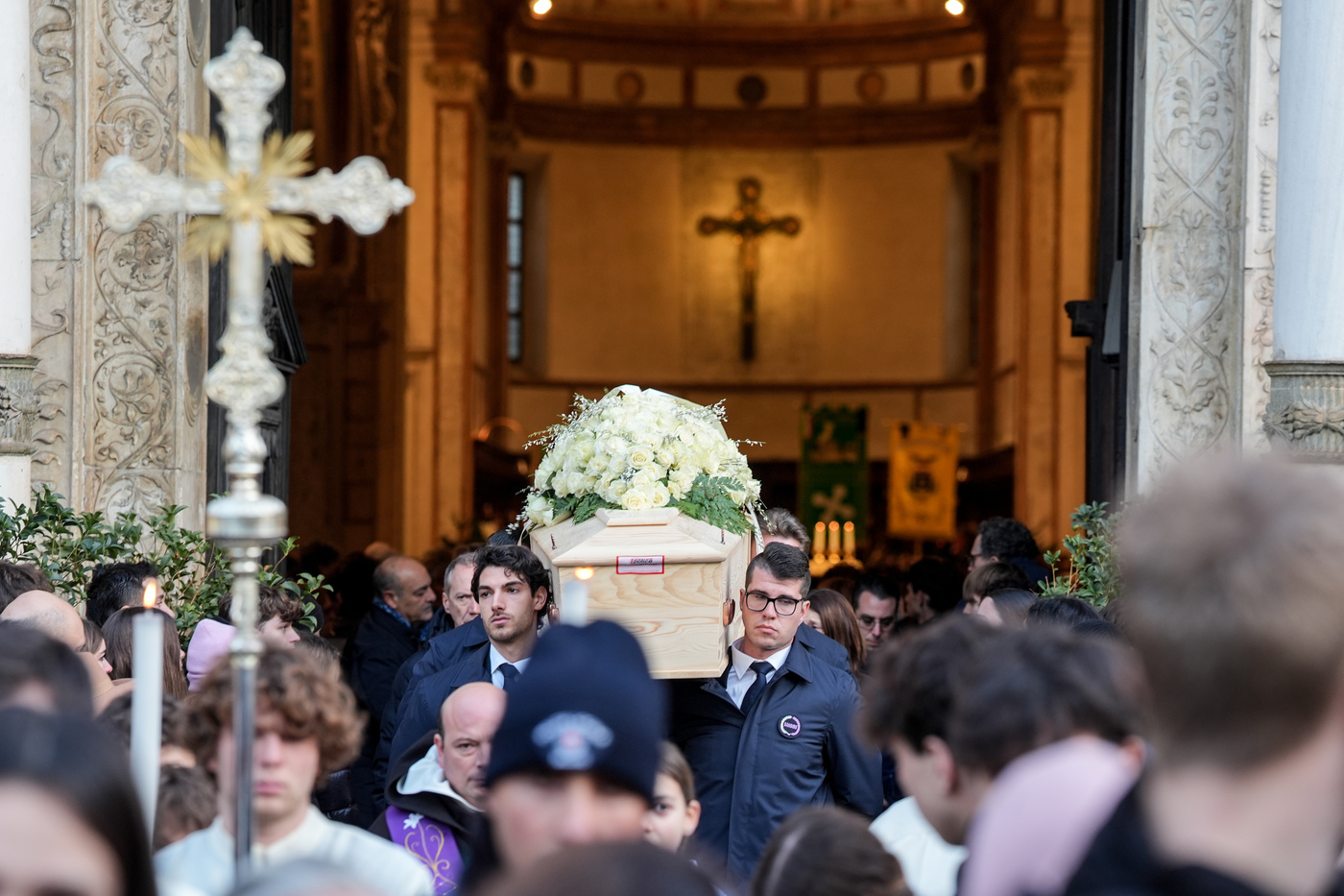 Crans-Montana, oggi i funerali delle vittime italiane – LA DIRETTA