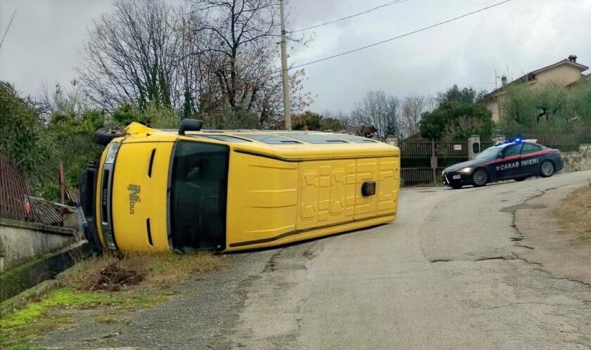 frosinone scuolabus si ribalta a cervaro un bimbo in ospedale da Lapresse.it frosinone scuolabus si ribalta a cervaro un bimbo in ospedale