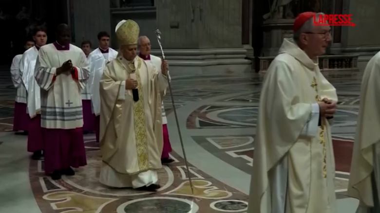 Papa Leone XIV presiede la Messa nel secondo giorno del Concistoro in Vaticano