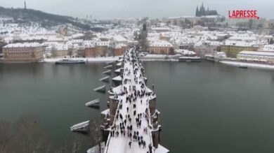 Repubblica Ceca, Praga sotto la neve dopo l'arrivo della tempesta Goretti