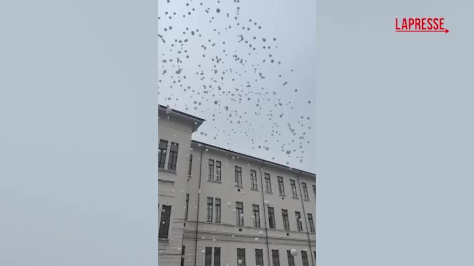 Crans Montana: al liceo Moreschi di Milano palloncini bianchi per Chiara Costanzo