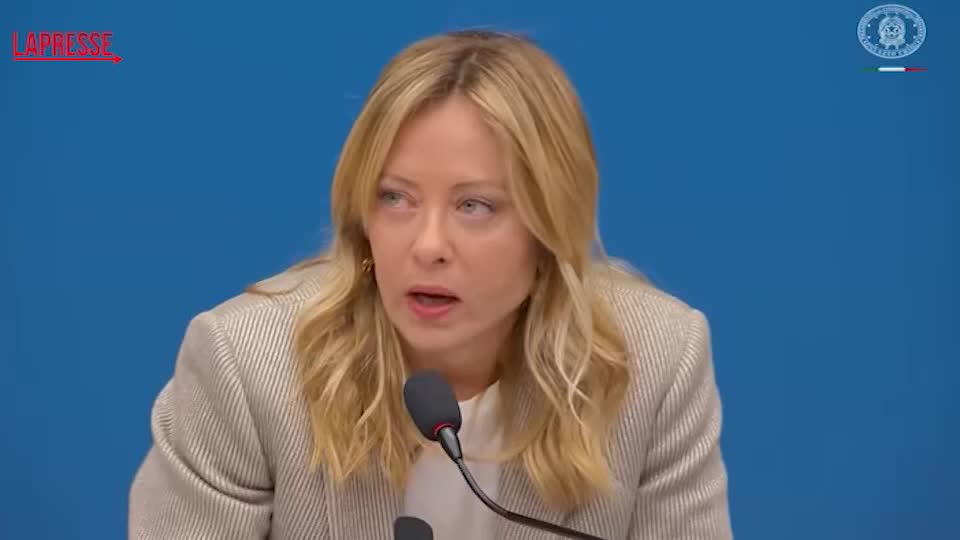 Groenlandia, Meloni: "Non credo a ipotesi azione militare Usa, non la condividerei"