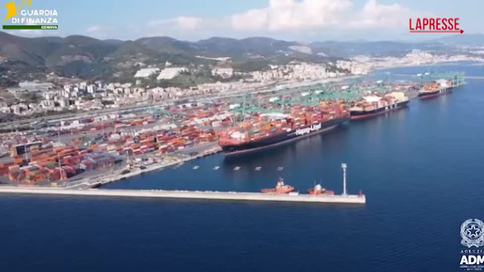 genova maxi sequestro di oltre 2 tonnellate di cocaina purissima all8217interno del porto da Lapresse.it genova maxi sequestro di oltre 2 tonnellate di cocaina purissima all8217interno del porto