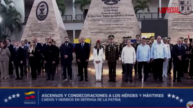 Venezuela, Delcy Rodriguez rende omaggio ai militari uccisi durante l'operazione statunitense