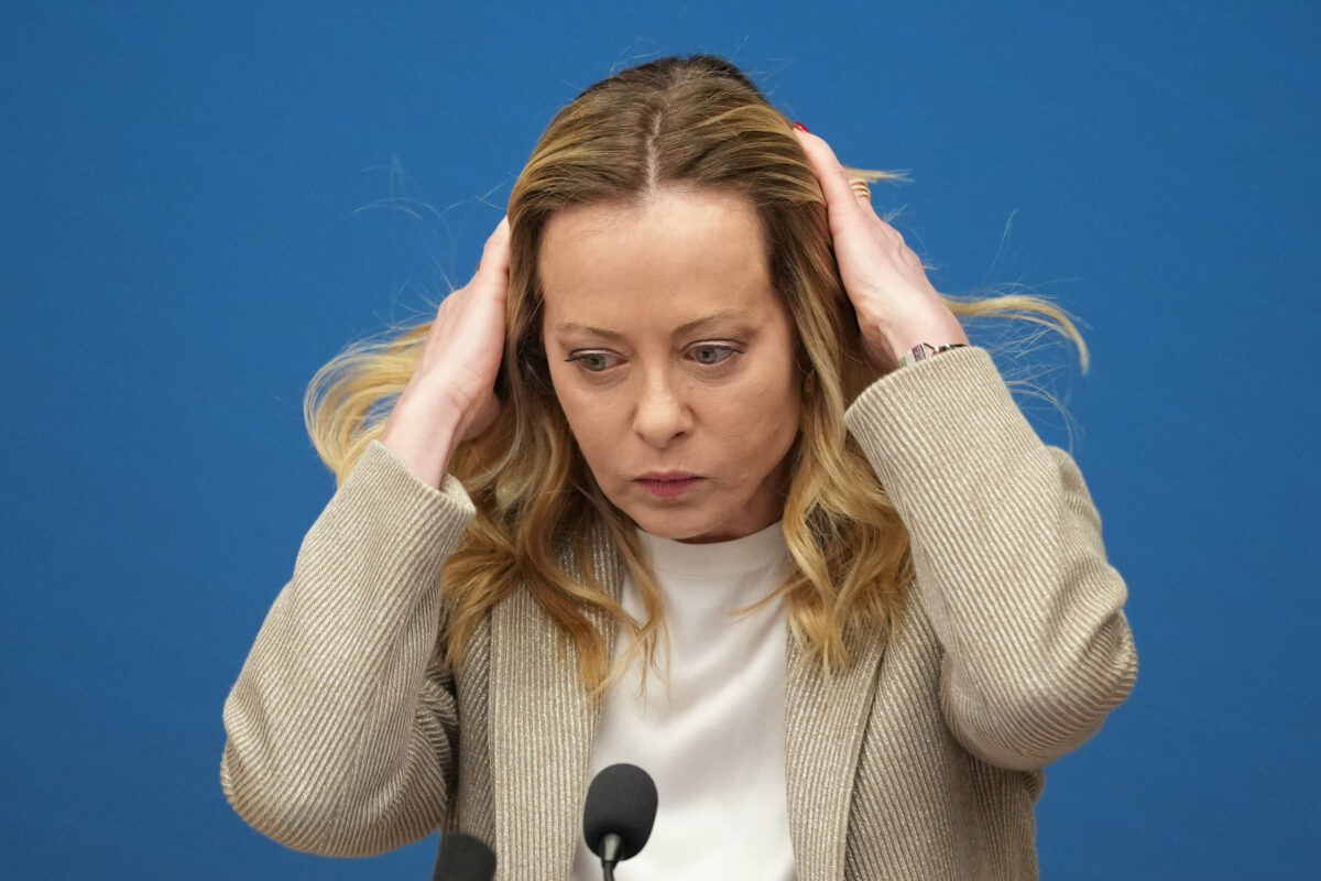 Galleria foto 'Meloni alla conferenza stampa di inizio anno: gli sguardi più curiosi in 10 foto' - foto 7