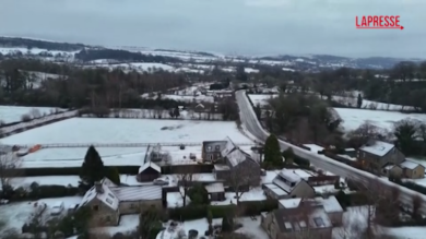 Tempesta colpisce il Regno Unito mentre l’ondata di freddo si diffonde in tutta Europa