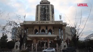 Siria, drone colpisce il Governatorato di Aleppo: le immagini dei danni all'edificio