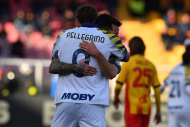 Lecce-Parma 1-2, la sfida salvezza la decide Pellegrino: i salentini finiscono in 9