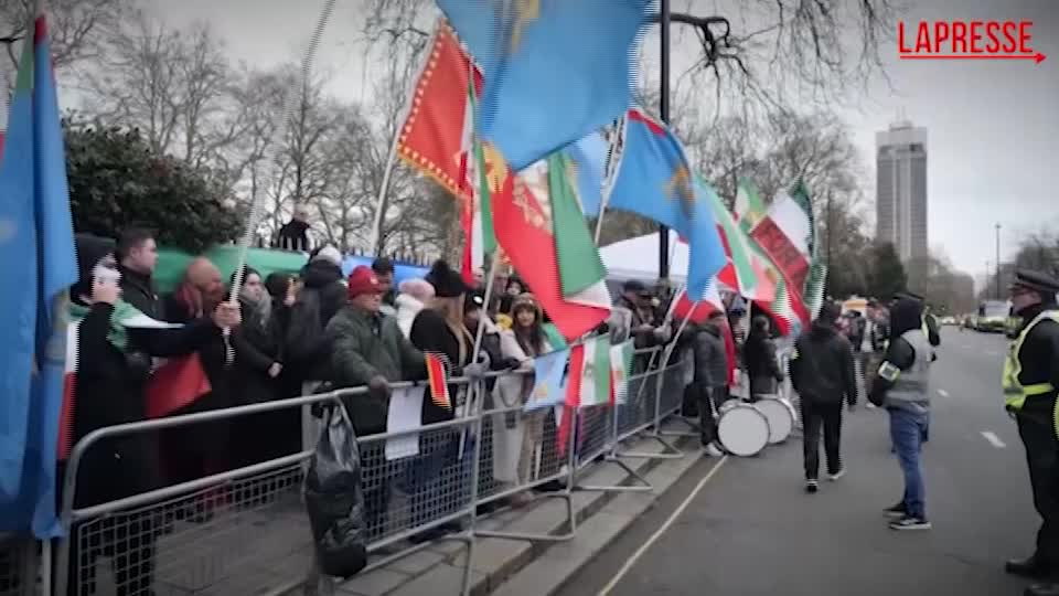 Iran, a Londra manifestazione di solidarietà con i ribelli iraniani