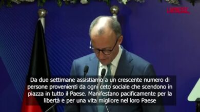 Iran, Merz: "Violenza deve finire, Teheran protegga il suo popolo"