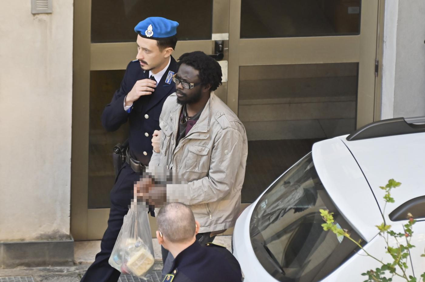 Omicidio Sharon Verzeni, processo a Bergamo: Moussa Sangare lascia l’aula: “Parole contro di me” Omicidio Sharon Verzeni, processo a Bergamo: Moussa Sangare lascia l’aula: “Parole contro di me”