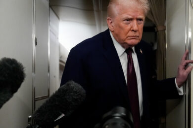 Groenlandia, Trump: “In un modo o nell’altro la avremo”. Il suo piano per impedire che Russia o Cina se ne impossessino