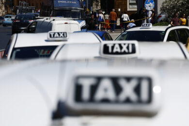 Sciopero taxi 13 gennaio 2026: a Roma corteo da Fiumicino, presidi in tutte le città