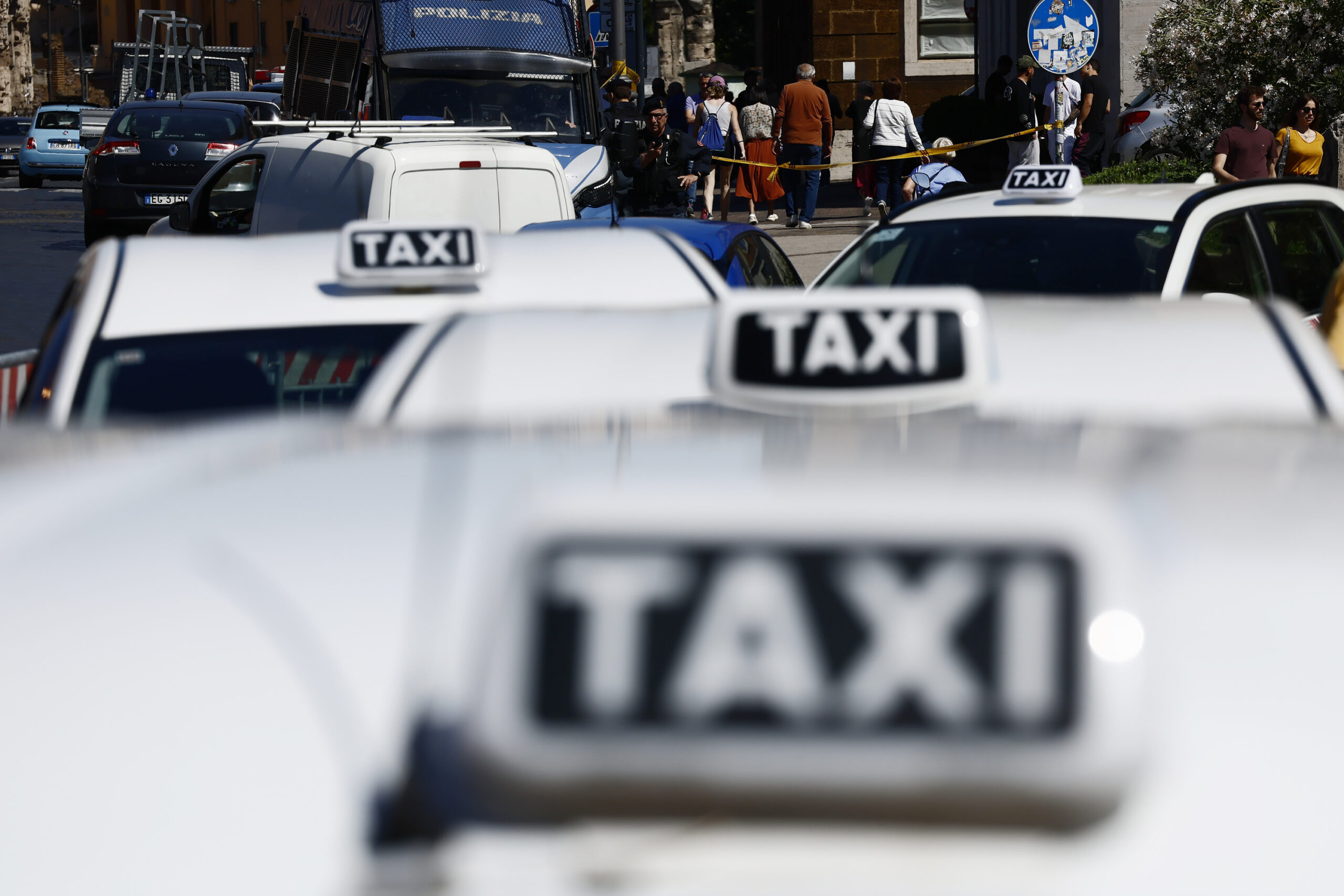 Sciopero taxi 13 gennaio 2026: a Roma corteo da Fiumicino, presidi in tutte le città