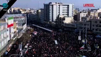 Iran, migliaia di manifestanti filo-governativi in piazza