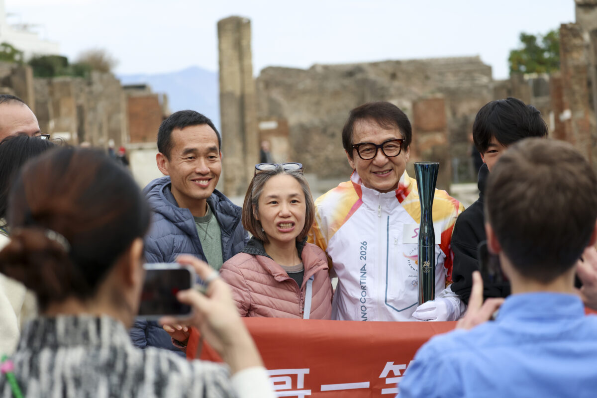 Milano Cortina 2026: caso tedofori, il diktat di Salvini e Abodi: “Coinvolgere gli atleti” Milano Cortina 2026: caso tedofori, il diktat di Salvini e Abodi: “Coinvolgere gli atleti”