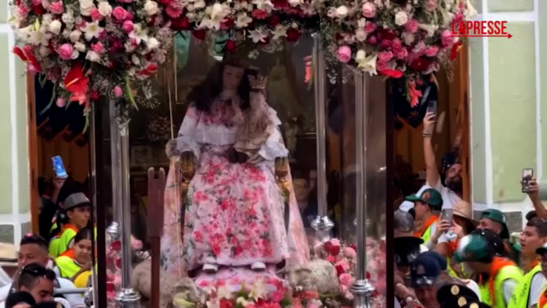 Venezuela, migliaia di persone alla processione della Vergine Maria