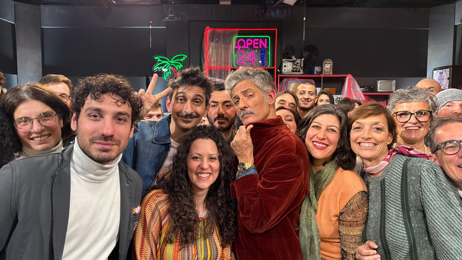 Sanremo 2026, lo ‘spoiler’ di Fiorello sulla sigla “di Max Pezzali”